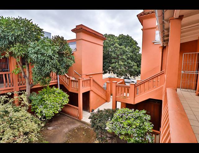 2 BEDROOM APARTMENT FOR SALE IN GQEBERHA CENTRAL